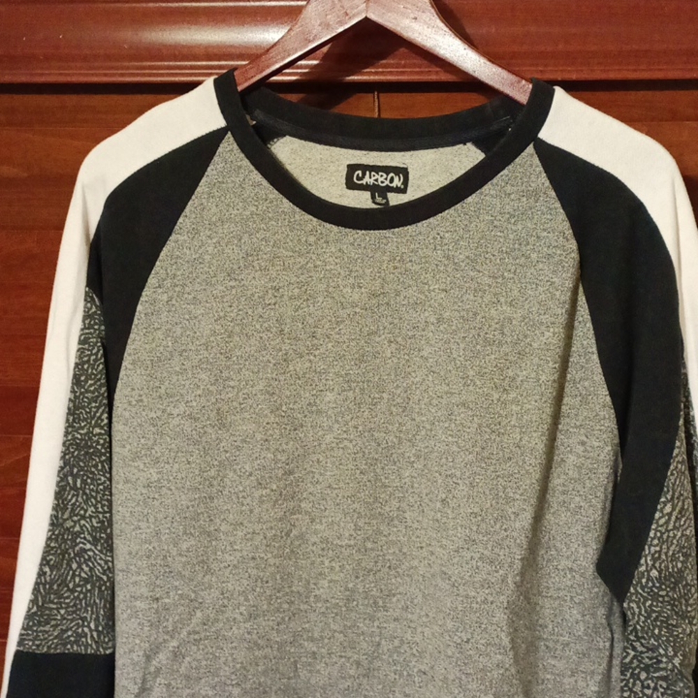 Carbon black, grey and white sleeve sweater